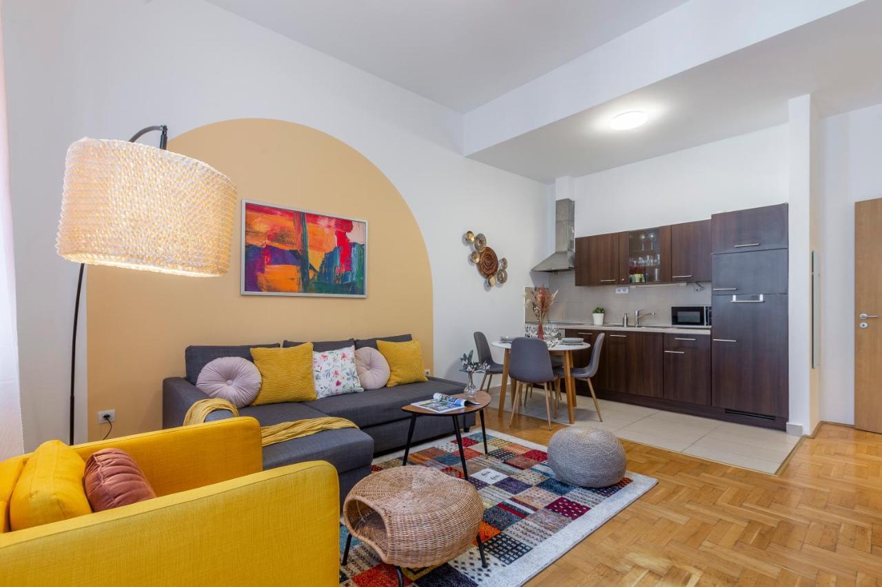 Cozy Home By Bella In The Heart Of Budapesta Exterior foto
