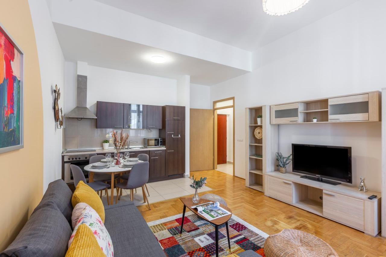 Cozy Home By Bella In The Heart Of Budapesta Exterior foto