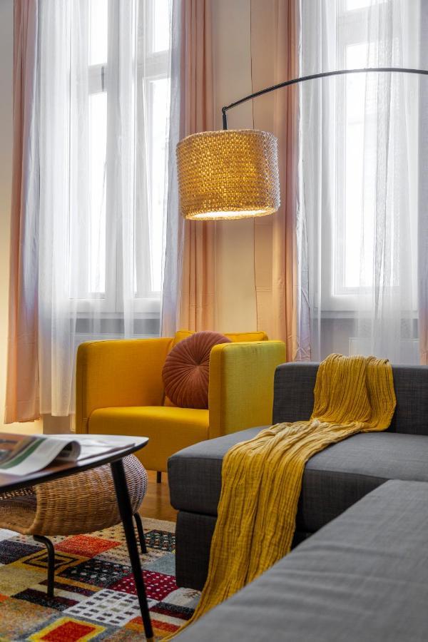 Cozy Home By Bella In The Heart Of Budapesta Exterior foto
