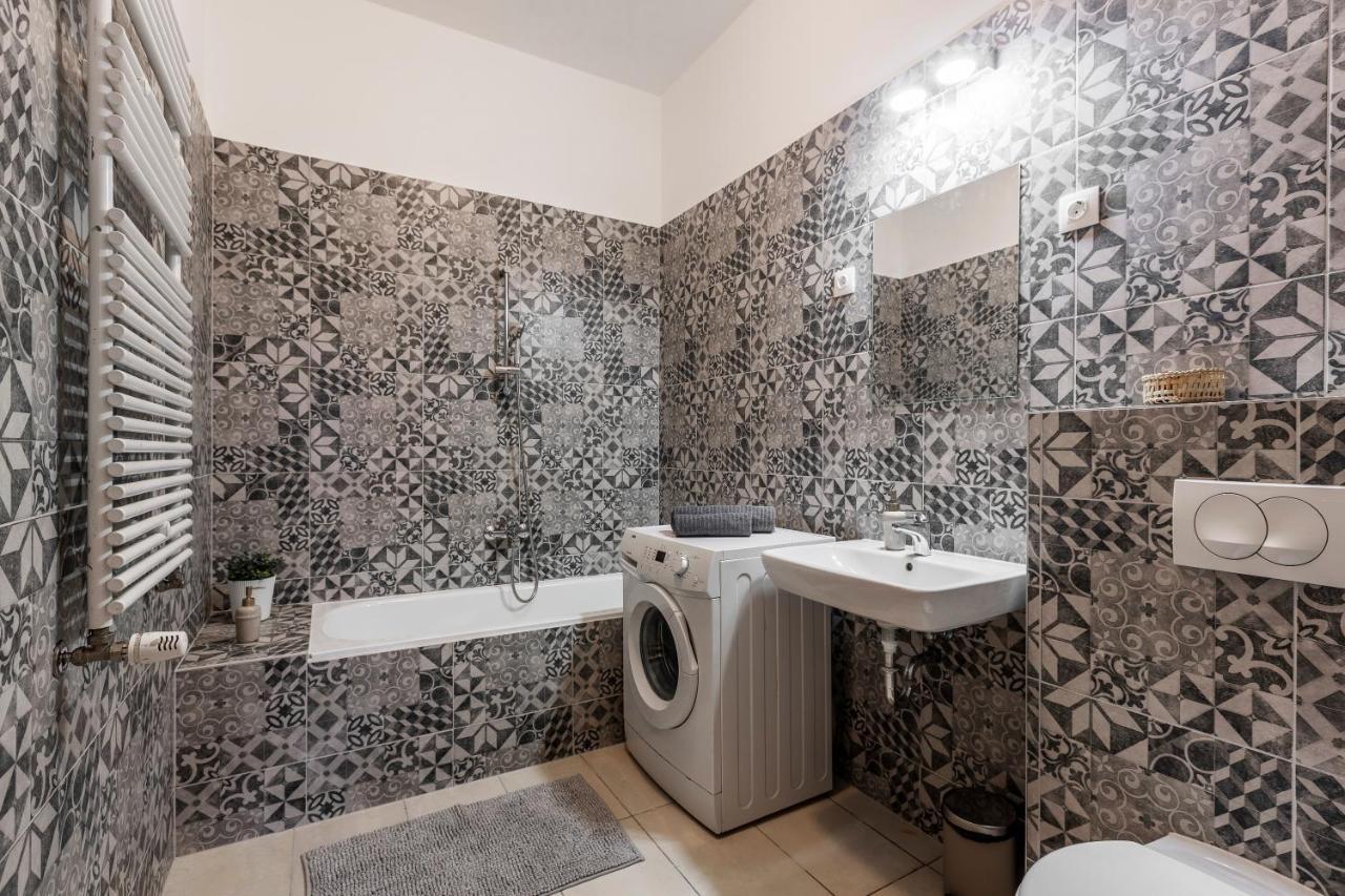 Cozy Home By Bella In The Heart Of Budapesta Exterior foto